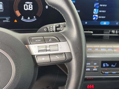 Used 2025 Hyundai Kona SEL AWD/4WD image 28