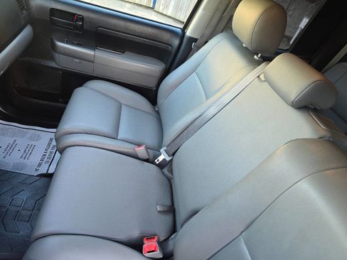 Used 2012 Toyota Tundra 4x4 Double Cab w/ Tow Pkg image 17