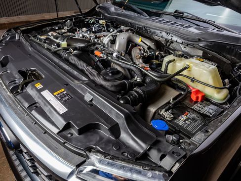 Used 2024 Ford F450 Limited image 39