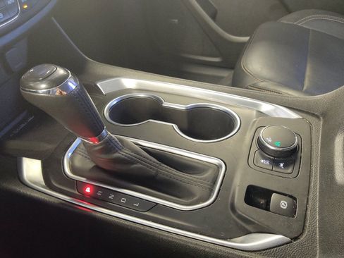 Used 2019 Chevrolet Traverse Premier w/ Driver Confidence II Package FWD image 26