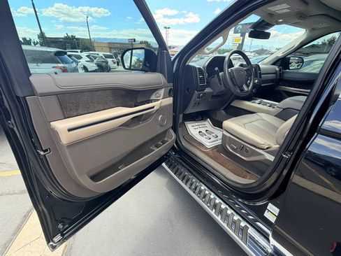 Used 2021 Ford Expedition Limited AWD/4WD image 10