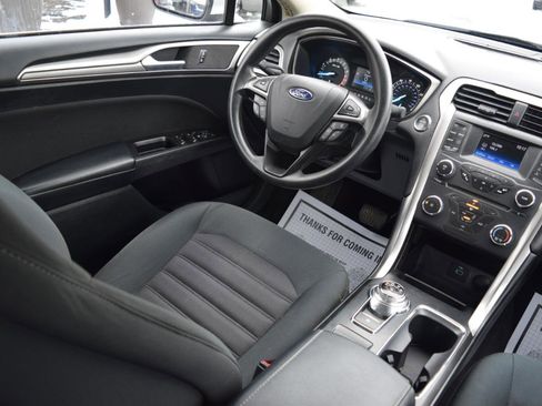 Used 2017 Ford Fusion SE image 13