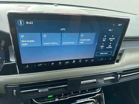 Used 2024 Lincoln Corsair AWD w/ Equipment Group 101A image 24