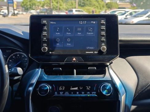 Used 2021 Toyota Venza XLE image 13