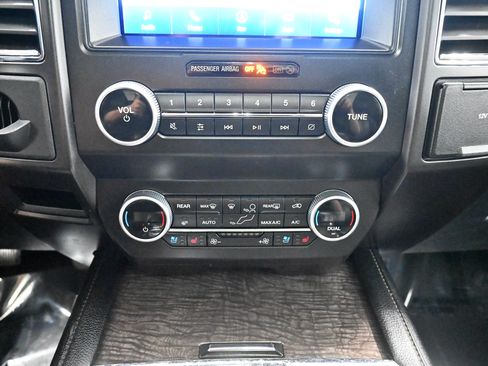 Used 2021 Ford Expedition Max Limited AWD/4WD image 19