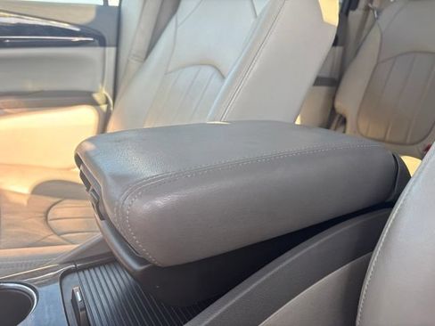 Used 2017 Buick Enclave Premium w/ Experience Buick Package AWD/4WD image 24