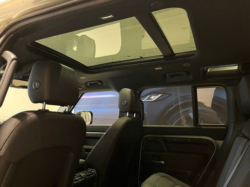 Used 2025 Land Rover Defender 110 S image 17