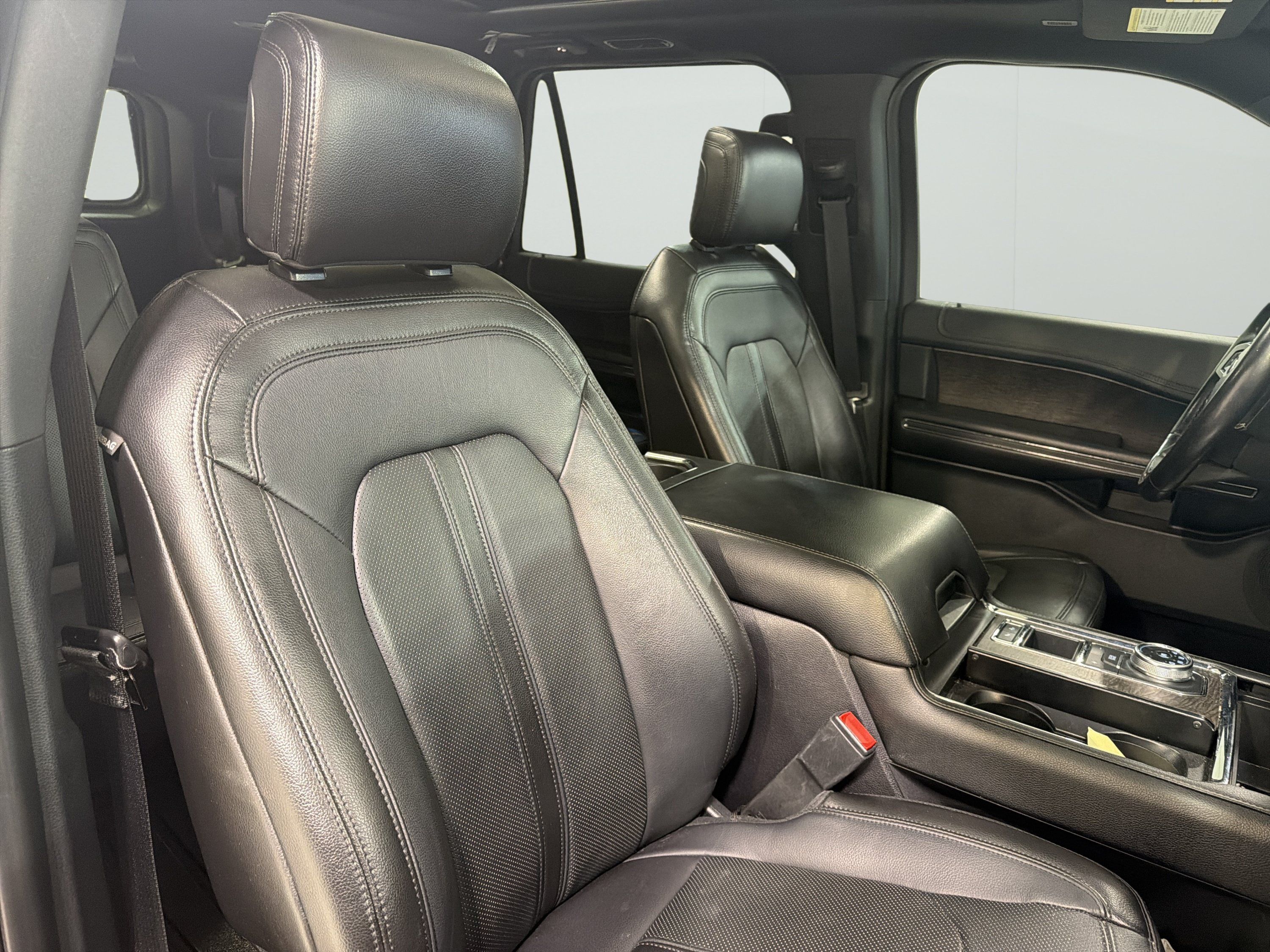 Used 2019 Ford Expedition Limited w/ Equipment Group 302A RWD image 15