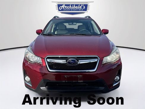 Used 2017 Subaru Crosstrek 2.0i Premium AWD/4WD image 2