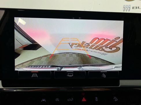 Used 2026 GMC Sierra 1500 Elevation w/ Preferred Package AWD/4WD image 17