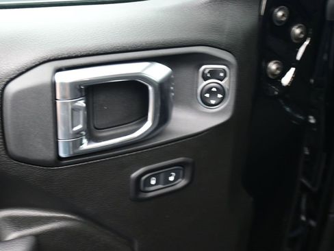 New 2025 Jeep Wrangler Unlimited Rubicon w/ Technology Group image 18