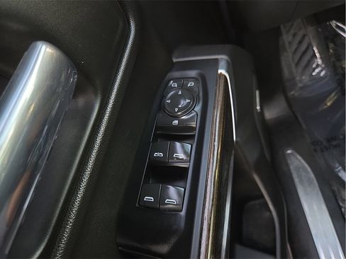 Used 2022 Chevrolet Silverado 1500 RST w/ Convenience Package II image 11