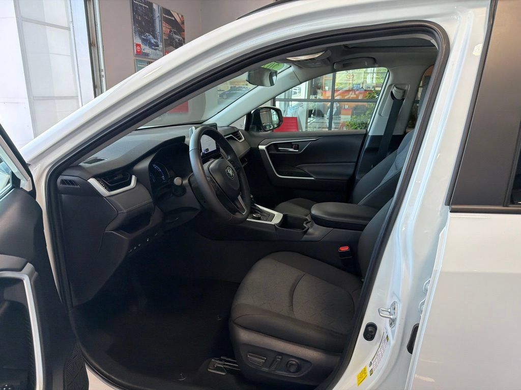 Certified 2025 Toyota RAV4 XLE w/ Convenience Package AWD/4WD image 8