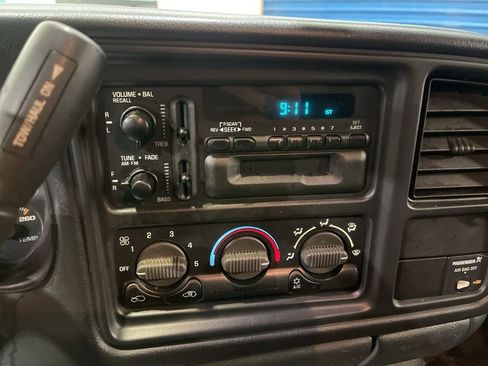 Used 2000 Chevrolet Silverado 1500 2WD Regular Cab w/ Exterior Appearance Pkg image 12