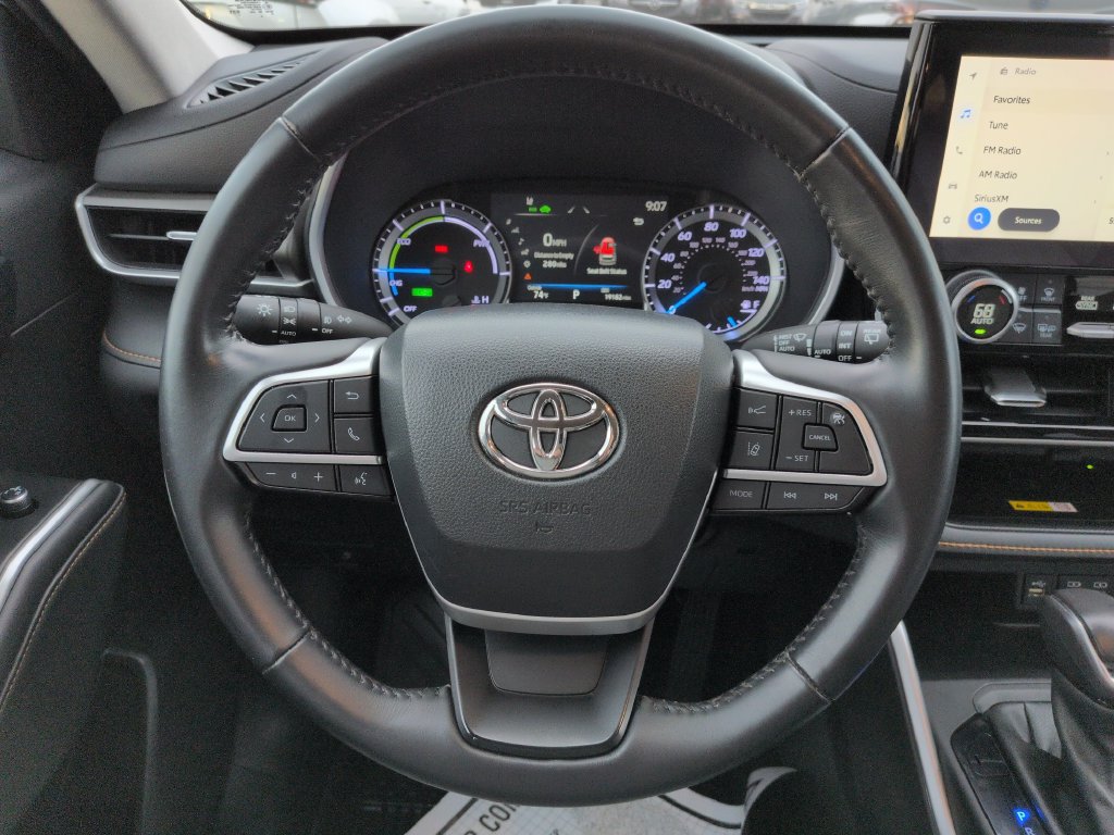 Used 2023 Toyota Highlander Bronze Edition AWD/4WD image 14