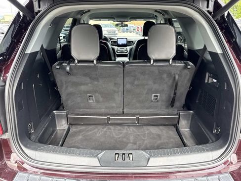 Certified 2022 Ford Explorer XLT w/ Equipment Group 202A RWD image 12