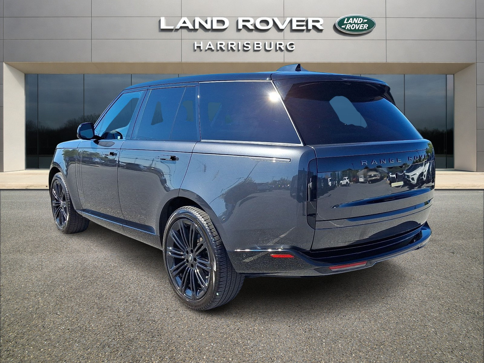 Used 2025 Land Rover Range Rover SE AWD/4WD image 2