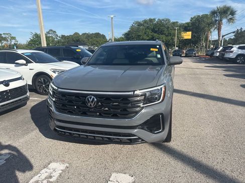 Certified 2025 Volkswagen Atlas Cross Sport SEL Premium R-Line image 5