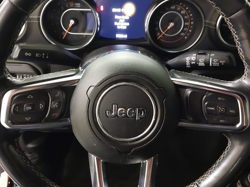 Used 2019 Jeep Wrangler Unlimited Sahara w/ Quick Order Package 24M Moab AWD/4WD image 35