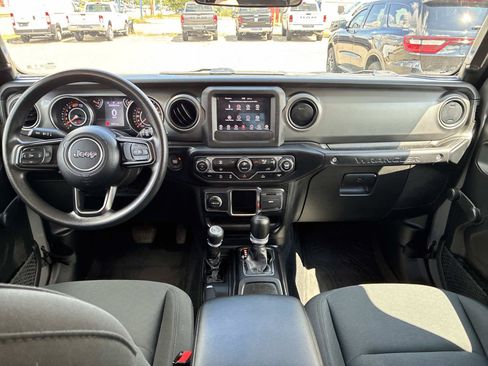 Used 2022 Jeep Wrangler Unlimited Sport AWD/4WD image 14
