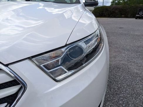 Used 2018 Ford Taurus Limited FWD image 9