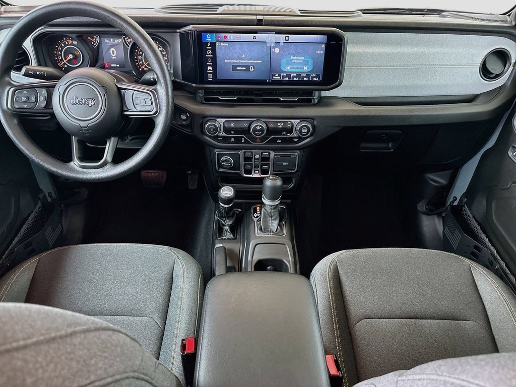 Used 2025 Jeep Gladiator Sport AWD/4WD image 13