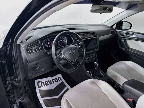 Used 2019 Volkswagen Tiguan SEL FWD image 9