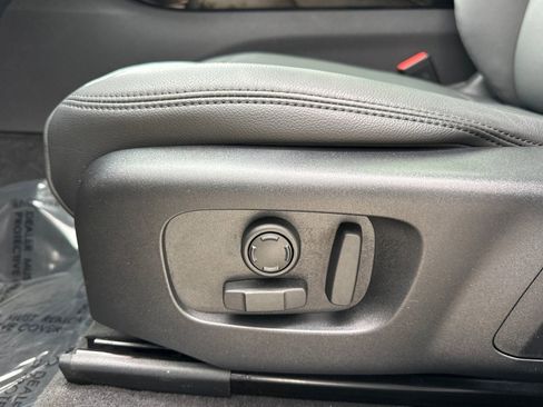 Used 2026 Land Rover Range Rover Velar S image 17