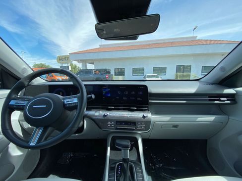 Used 2025 Hyundai Kona SEL image 33