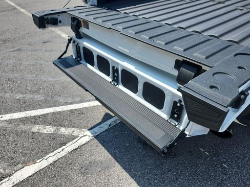 Used 2024 GMC Sierra 2500 AT4 w/ AT4 Premium Plus Package AWD/4WD image 14