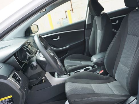 Used 2014 Hyundai Elantra GT FWD image 21