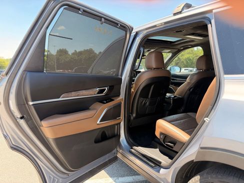 Used 2021 Kia Telluride SX w/ SX Prestige Package AWD/4WD image 17