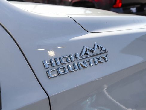 Used 2022 Chevrolet Tahoe High Country w/ Premium Package 2 image 9