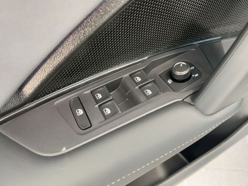 New 2026 Volkswagen Tiguan SE R-Line image 13