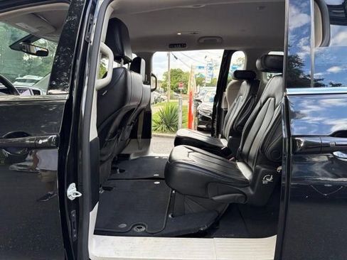 Used 2021 Chrysler Voyager Lxi FWD image 23