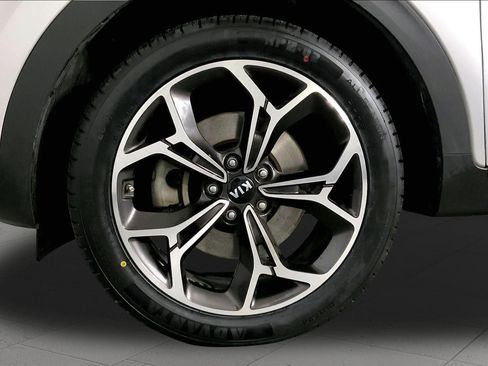 Certified 2022 Kia Sportage SX image 9