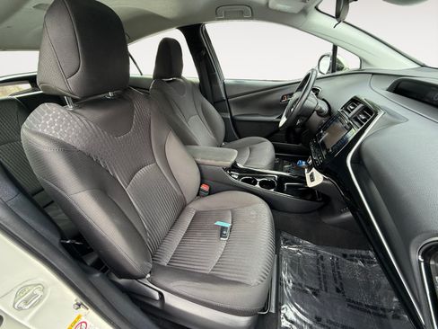 Used 2018 Toyota Prius Prime Plus FWD image 19