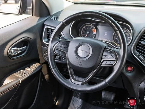Used 2019 Jeep Cherokee Trailhawk w/ Comfort/Convenience Group AWD/4WD image 34