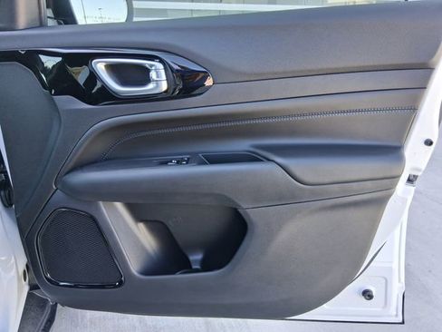 New 2026 Jeep Compass Latitude image 24