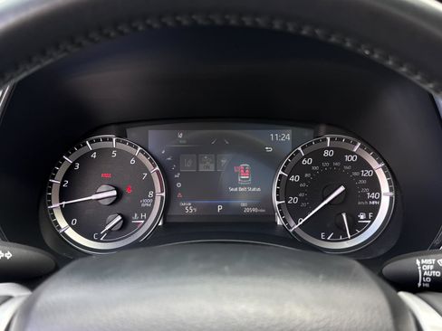 Used 2022 Toyota Highlander Platinum image 17