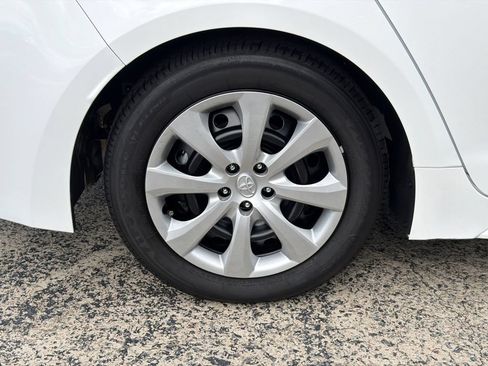 Used 2026 Toyota Corolla LE FWD image 17