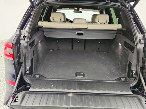 Used 2021 BMW X5 xDrive40i w/ M Sport Package image 22
