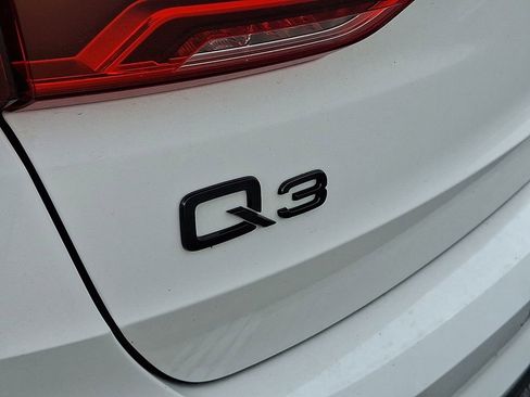 Certified 2025 Audi Q3 2.0T Premium Plus w/ Premium Plus Package AWD/4WD image 5