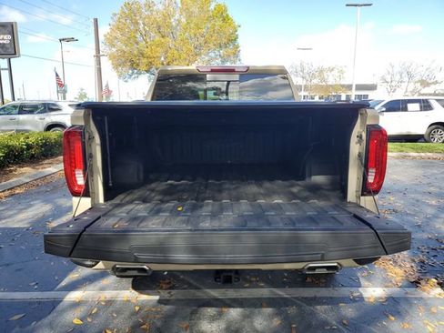 Used 2023 GMC Sierra 1500 AT4 w/ AT4 Premium Package image 9