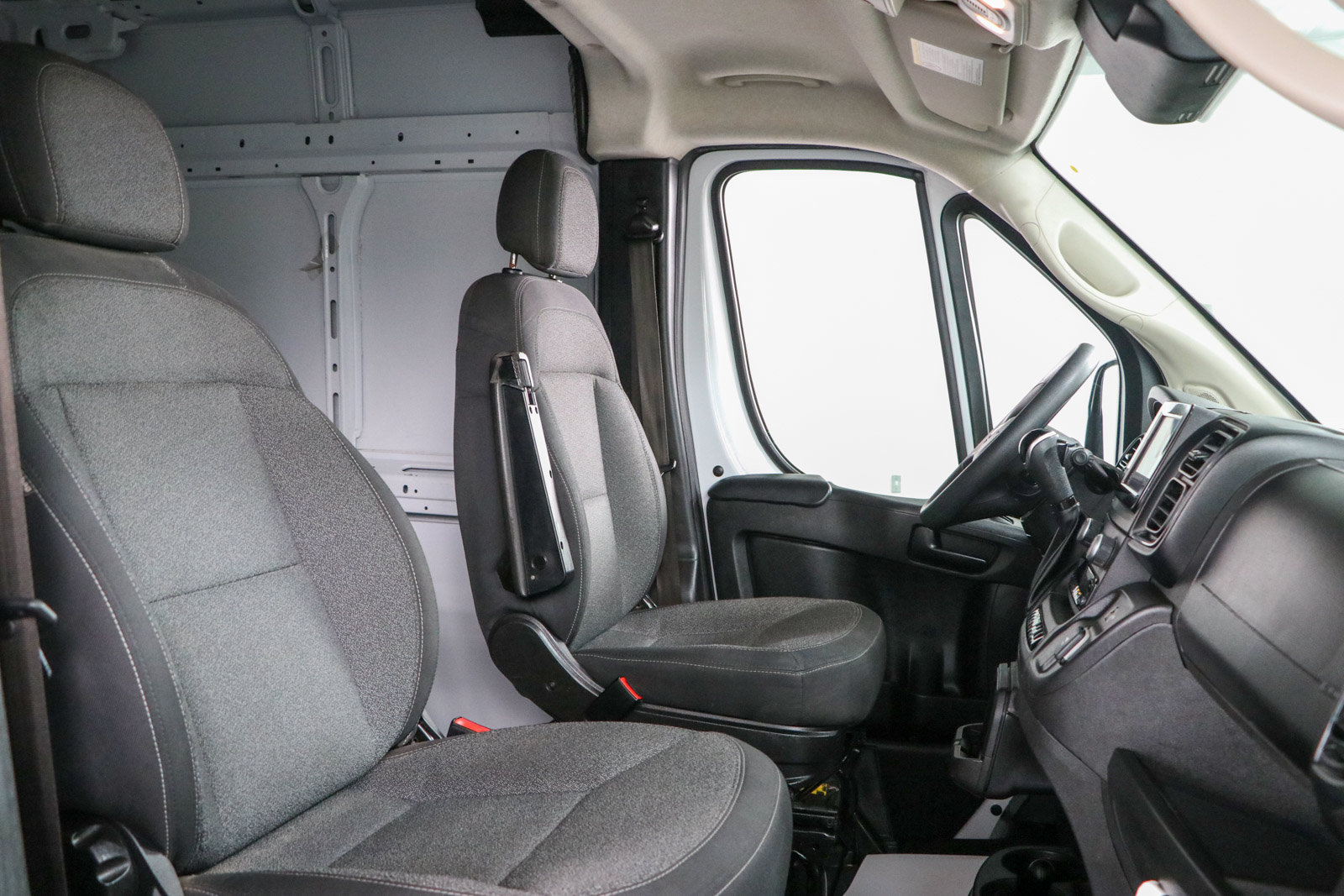 Used 2025 RAM ProMaster 2500 w/ Convenience Group FWD image 25