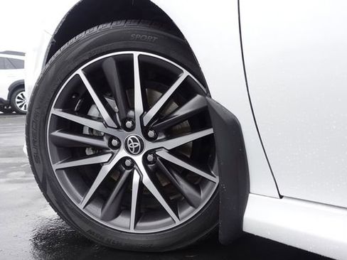 Certified 2022 Toyota Camry XLE FWD image 12