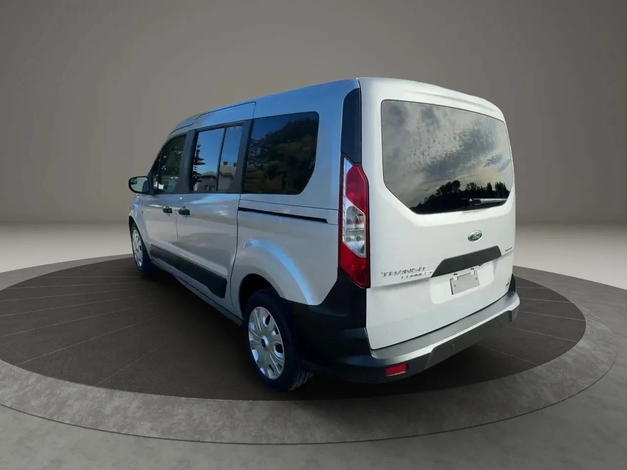 Used 2020 Ford Transit Connect XL FWD image 4