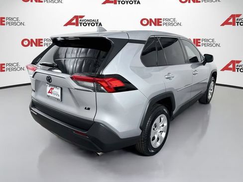 Used 2022 Toyota RAV4 LE FWD image 7