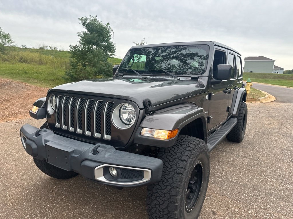Used 2018 Jeep Wrangler Unlimited Sahara AWD/4WD image 4