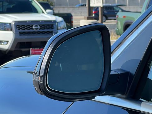 Used 2025 BMW X7 xDrive40i w/ Climate Comfort Package image 55